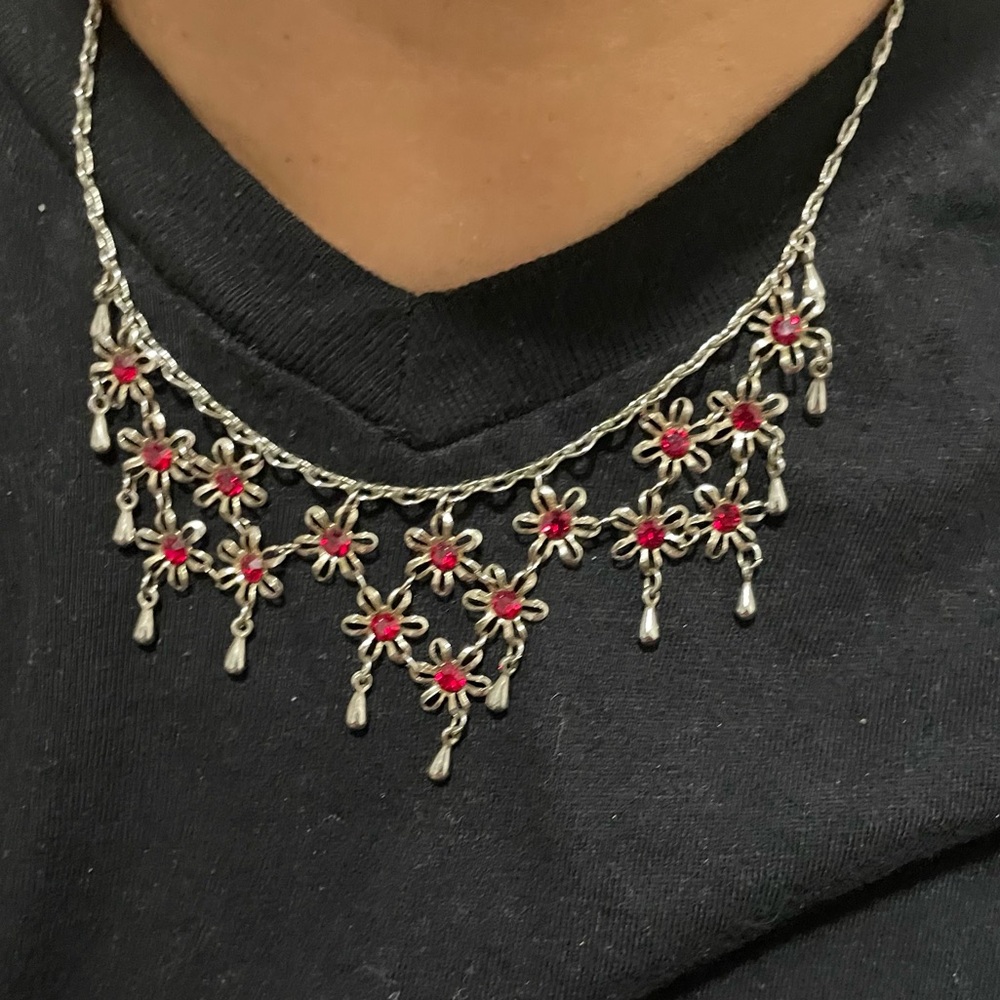 Silver Heart Chain Flower Necklace